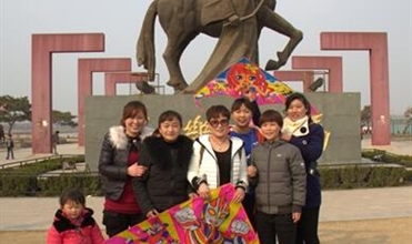 青春在奉献中闪光、梦想在天空上翱翔—成武公司庆祝“三.八”妇女节